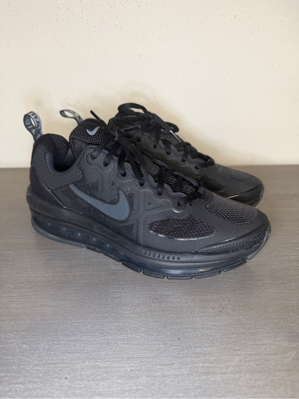 Nike Air Max Genome GS Triple Black CZ4652-001 Size 5.5Y Kids Running Shoes